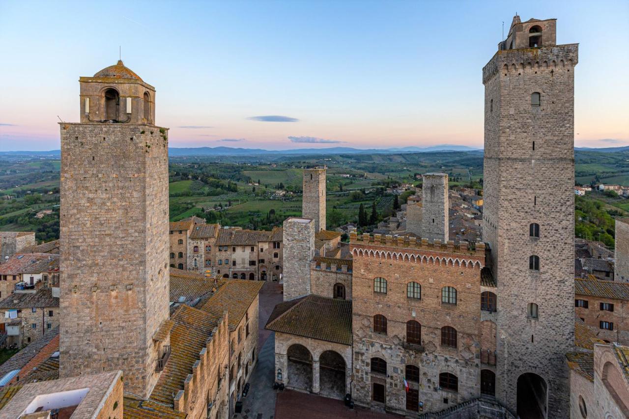 Torre Salvucci Maggiore Medieval Tower Experience San Gimignano Bagian luar foto